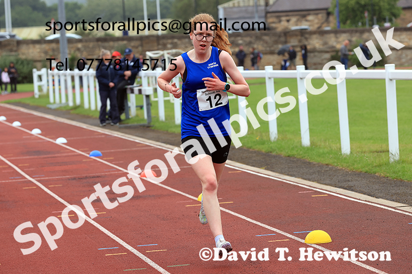 Girls 3000 metres, 2025 Northumberland Schools Track and Fields, Wentworth, Hexham. Photo: David T. Hewitson/Sports for All Pics